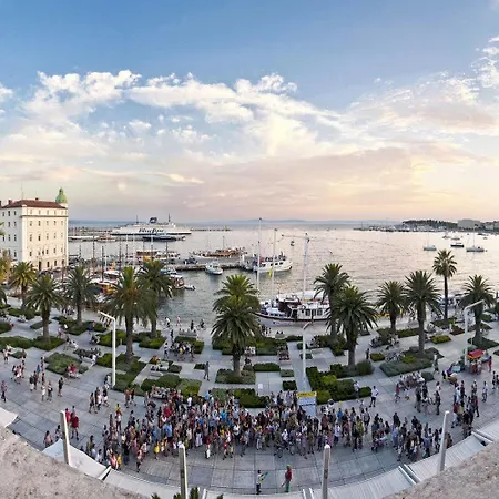 Hotel Riva And Diocletian Split